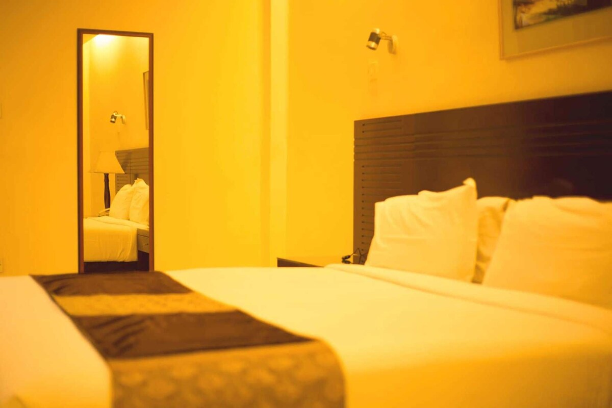 WiFi (free), bed sheets