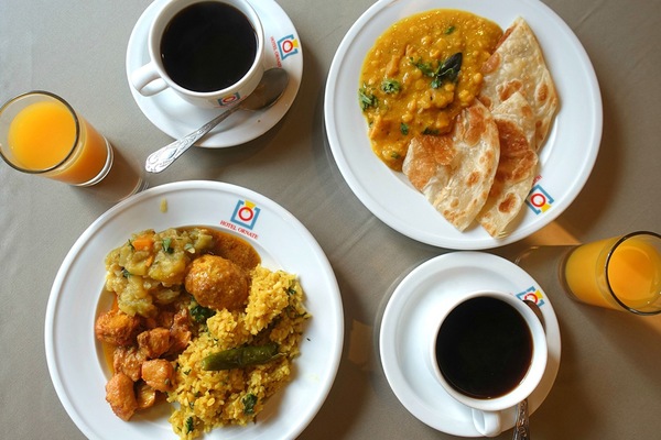 Free daily buffet breakfast