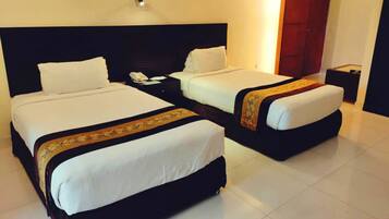 Habitación superior con 2 camas individuales | Wifi gratis y ropa de cama