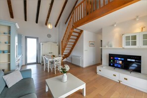Smart-TV, Tischtennisplatte