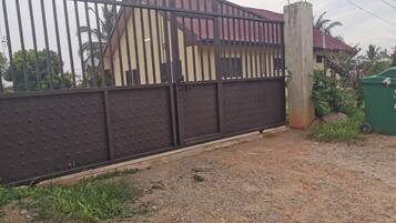 Enceinte de lâhĂ©bergement