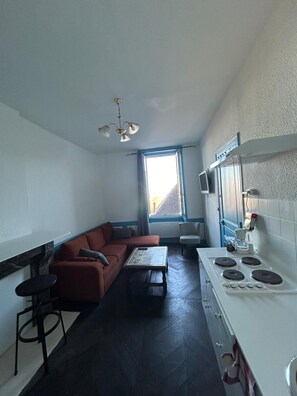 Mikroaaltouuni, liesi