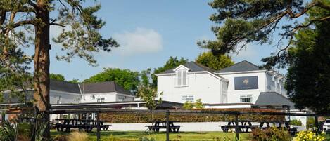 Façana frontal de l'allotjament