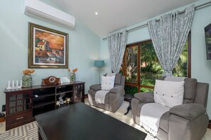 Standard Villa | Living area | Flat-screen TV, ping pong - San Lameer Villa 2806 (Southbroom)