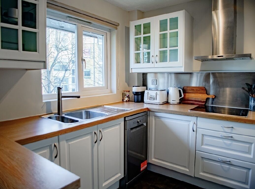 Modern two bedroom flat with parking