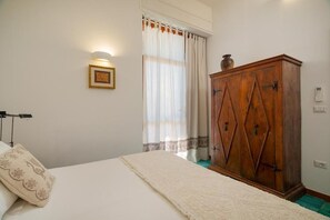 1 chambre, fer et planche à repasser, Wi-Fi gratuit, draps fournis