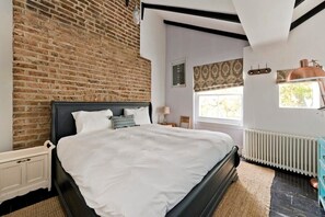 1 soverom, skrivebord, strykejern/-brett og wi-fi