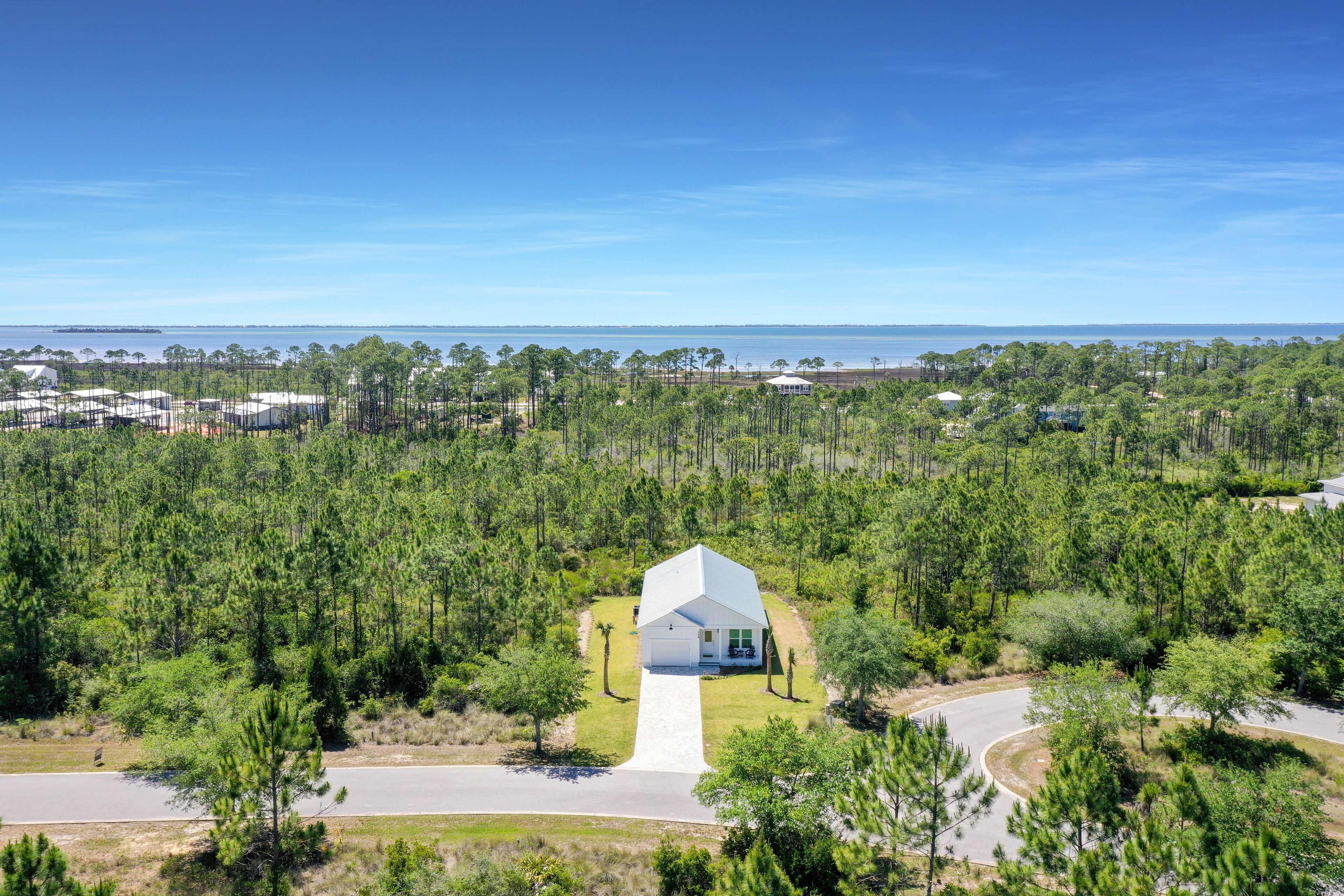 St. Joe Bay Less Than Mile from Golf Club & Pool-Off the Grid Home