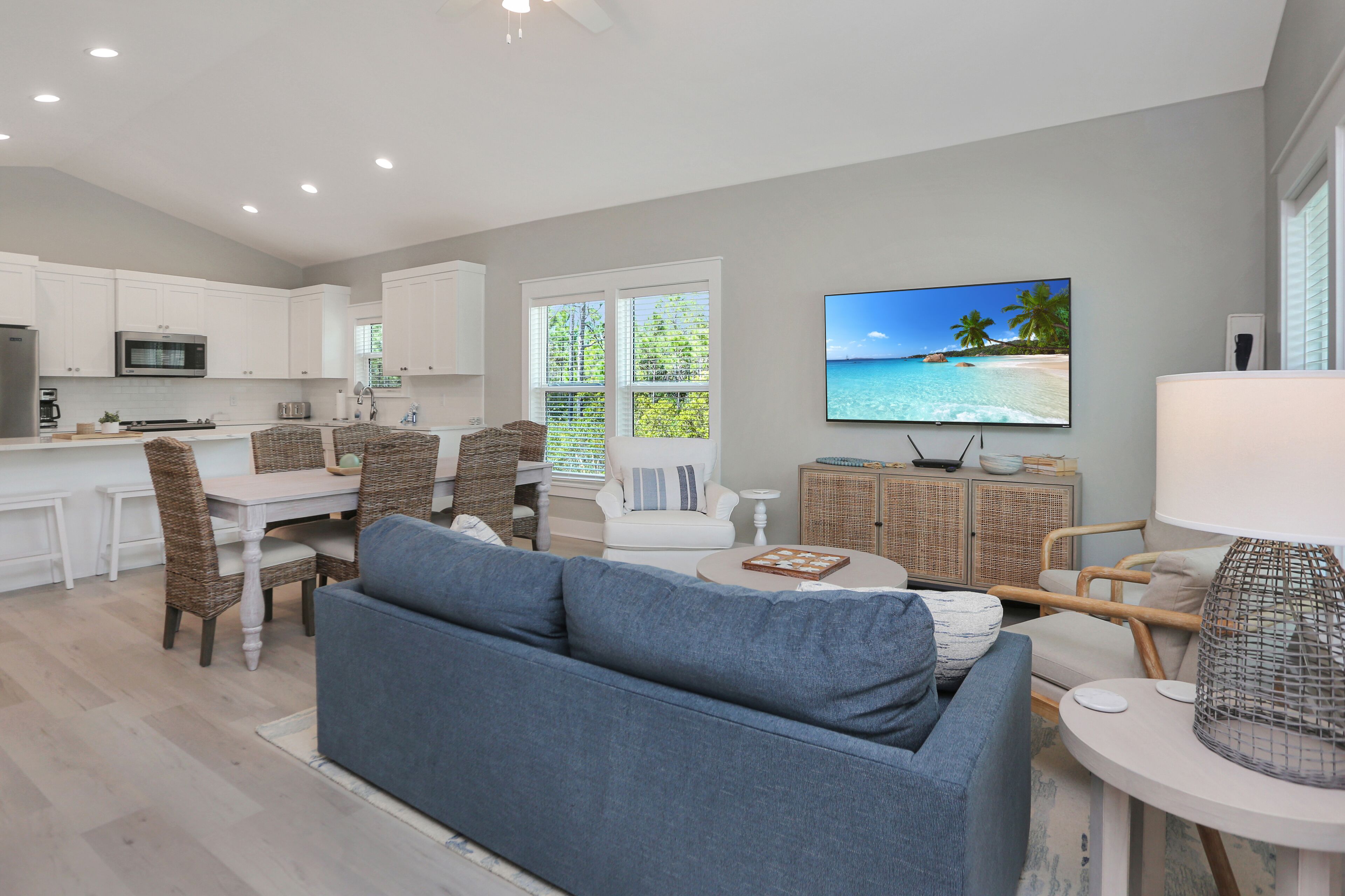 St. Joe Bay Less Than Mile from Golf Club & Pool-Off the Grid Home