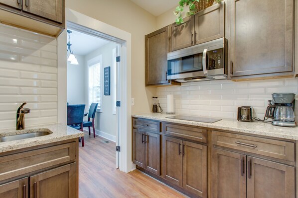 Fridge, microwave, stovetop, toaster