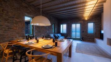 Villa Silencio, 3 bedrooms villa | In-room dining