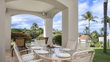 Condo, 2 Bedrooms | Outdoor dining