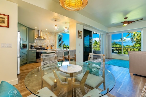 Condo, 2 Bedrooms | Living area
