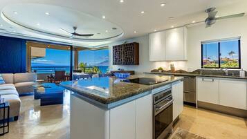 Condo, 1 quarto | Cozinha privada | Geladeira, fogão, lava-louças, cafeteira/chaleira