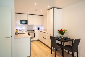 Apartment | Private kitchen - Luxury 2-bed Croydon Apartment Near Gatwick (Croydon)