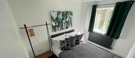 Casa, 4 habitaciones | 4 habitaciones, escritorio, insonorización y ropa de cama