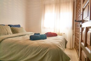 2 bedrooms, in-room safe, iron/ironing board, travel cot - Casa Benissella, the place to relax. (Benissa)