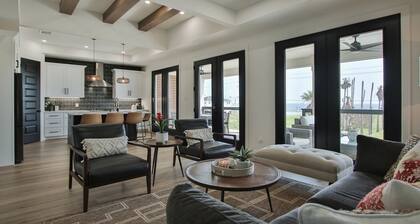 No Agenda! Beautiful bay views. It's time to relax and have fun.