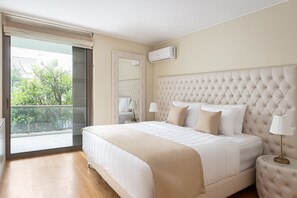 4 bedrooms, Egyptian cotton sheets, premium bedding, memory-foam beds - Elaia Mega Mansion  (Glyfada)