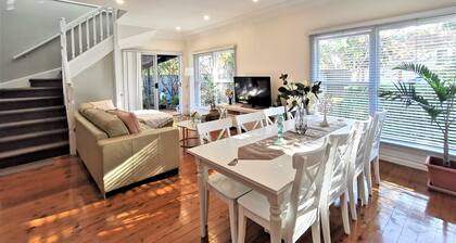 Comfy 4 bedrooms house-2 mins to Miranda Shopping Centre