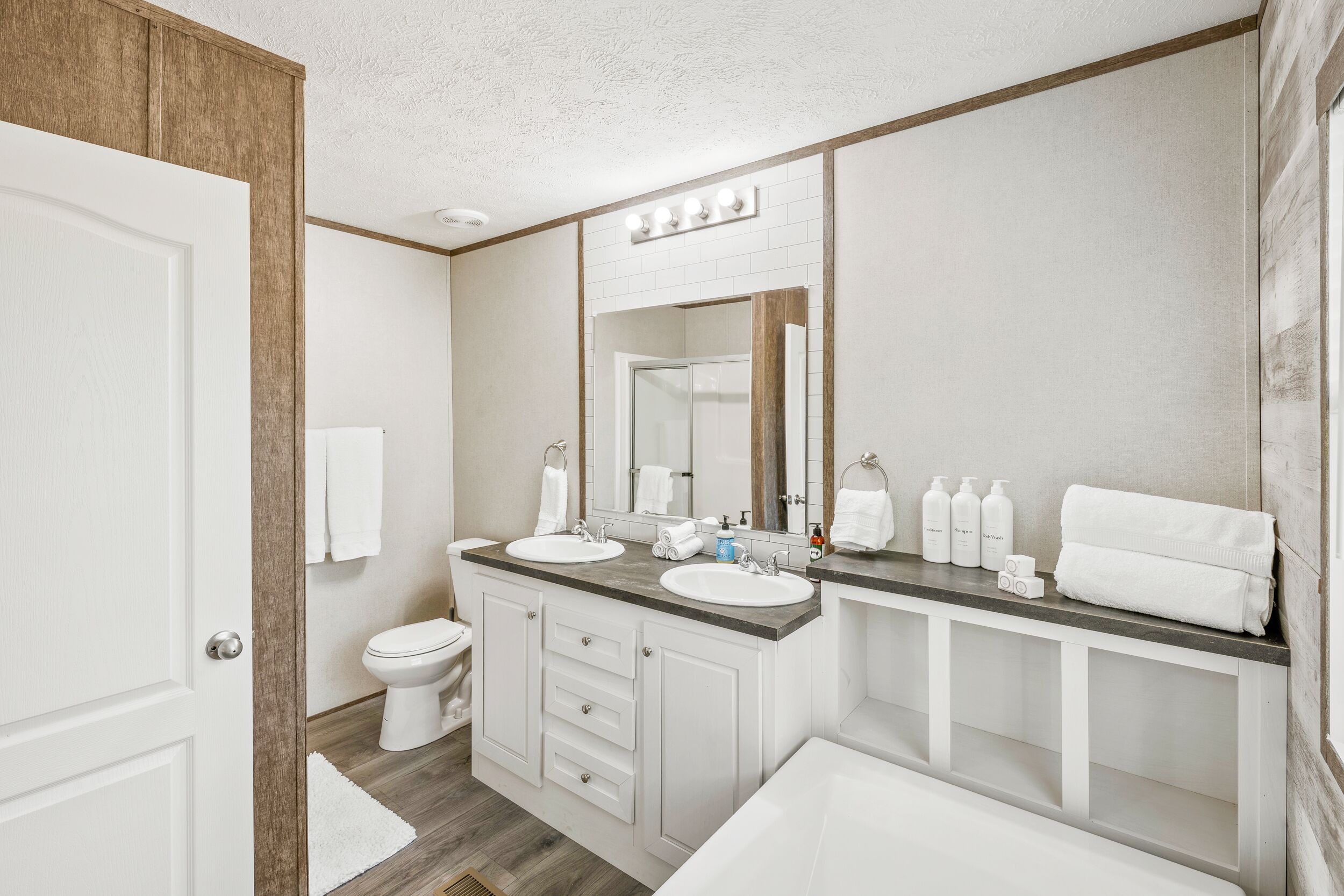 The Nest on Hawks Ridge with Mountain Views