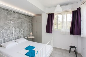 1 bedroom, Internet, bed sheets, wheelchair access