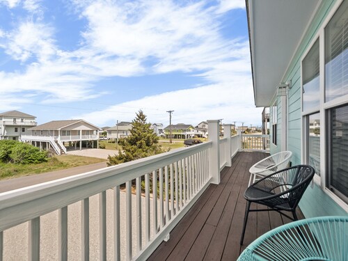 Pickens Paradise | Pet Friendly + Ocean View Deck!