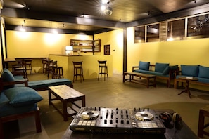 Bar (on property) - Sunrise Cabanas (Arugam Bay)