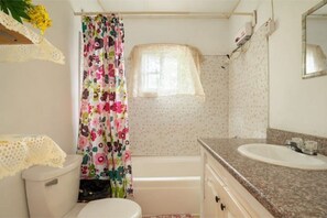Bathroom - Peaceful MartNicos Garden Paradise (Fairy Hill)