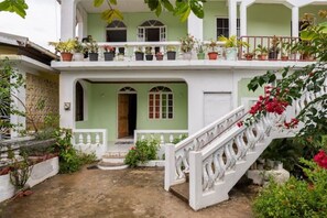 Exterior - Peaceful MartNicos Garden Paradise (Fairy Hill)