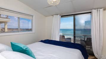 4 bedrooms, iron/ironing board, travel crib, free WiFi