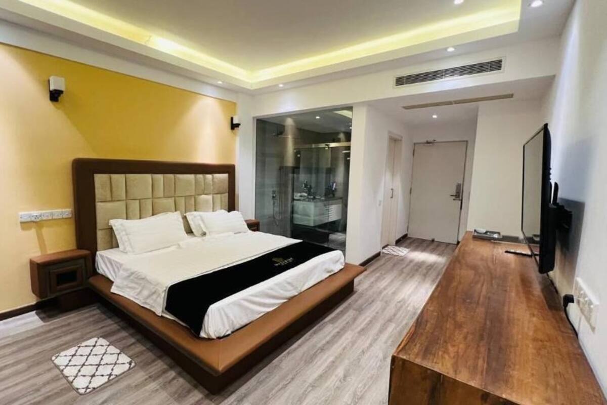 Deluxe-Doppelzimmer, 1 Schlafzimmer, Meerblick, Meerseite | Zimmersafe, Schreibtisch, Verdunkelungsvorhänge, kostenloses WLAN