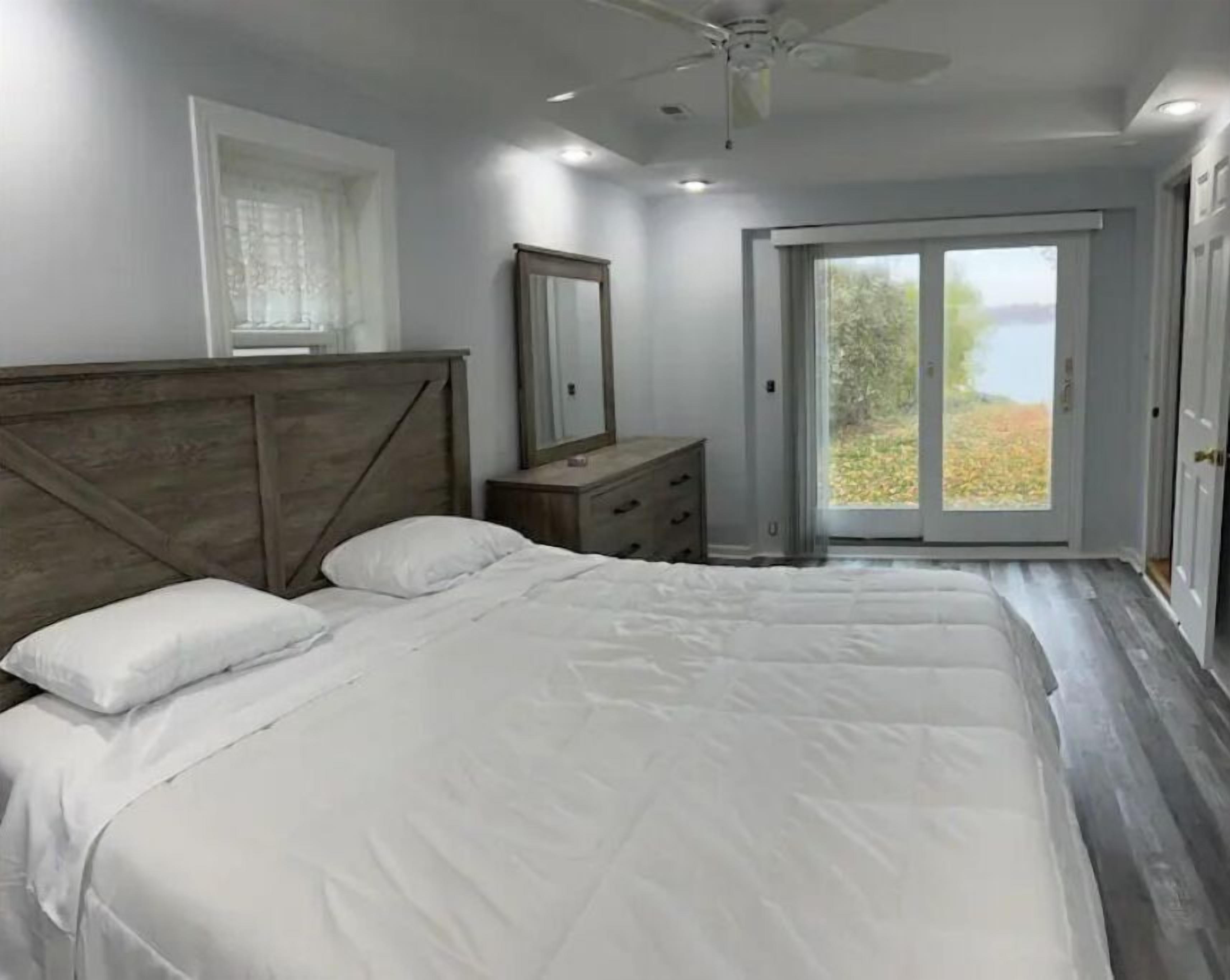 3 bedrooms, in-room safe, free WiFi