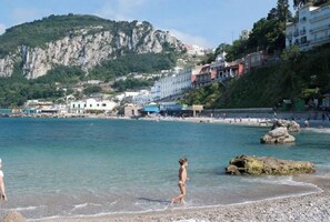 Beach - Capri Charming mediterranean apartment (Marina Grande)