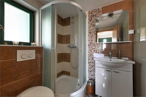 Towels, toilet paper