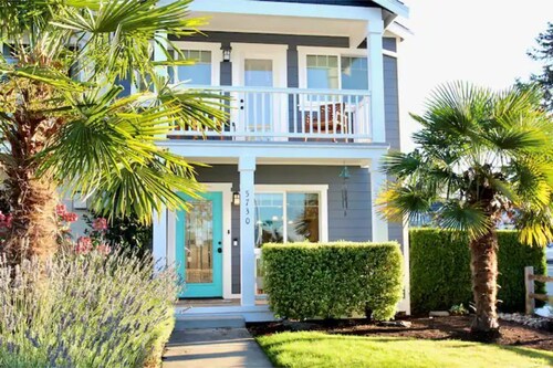 The Blue Ruby - nestled in Point Defiance