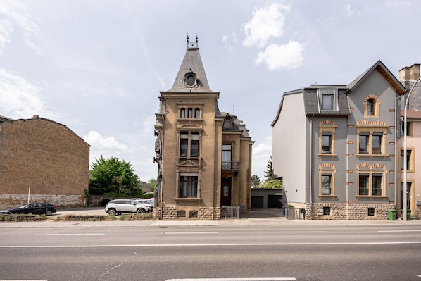 Exterior - Baroque Style Townhome Garden Patio Prkg (Luxembourg City)