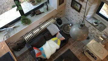 Tischtennisplatte, Bücher, Musikbibliothek