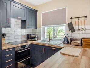 Dishwasher, cookware/dishes/utensils