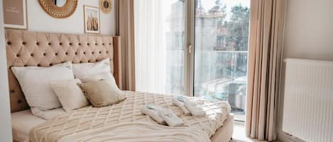 1 bedroom, iron/ironing board, free Internet