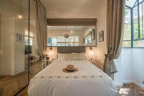 2 quartos, ferros/tábuas de passar roupa, Wi-Fi, roupa de cama