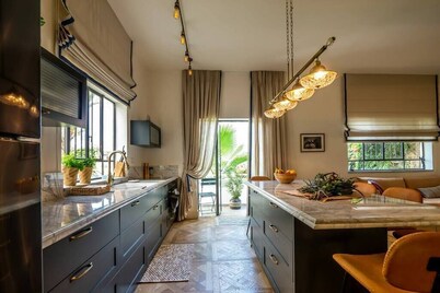 A Dreamly Chalet Apt Across Rothschild Boulevard