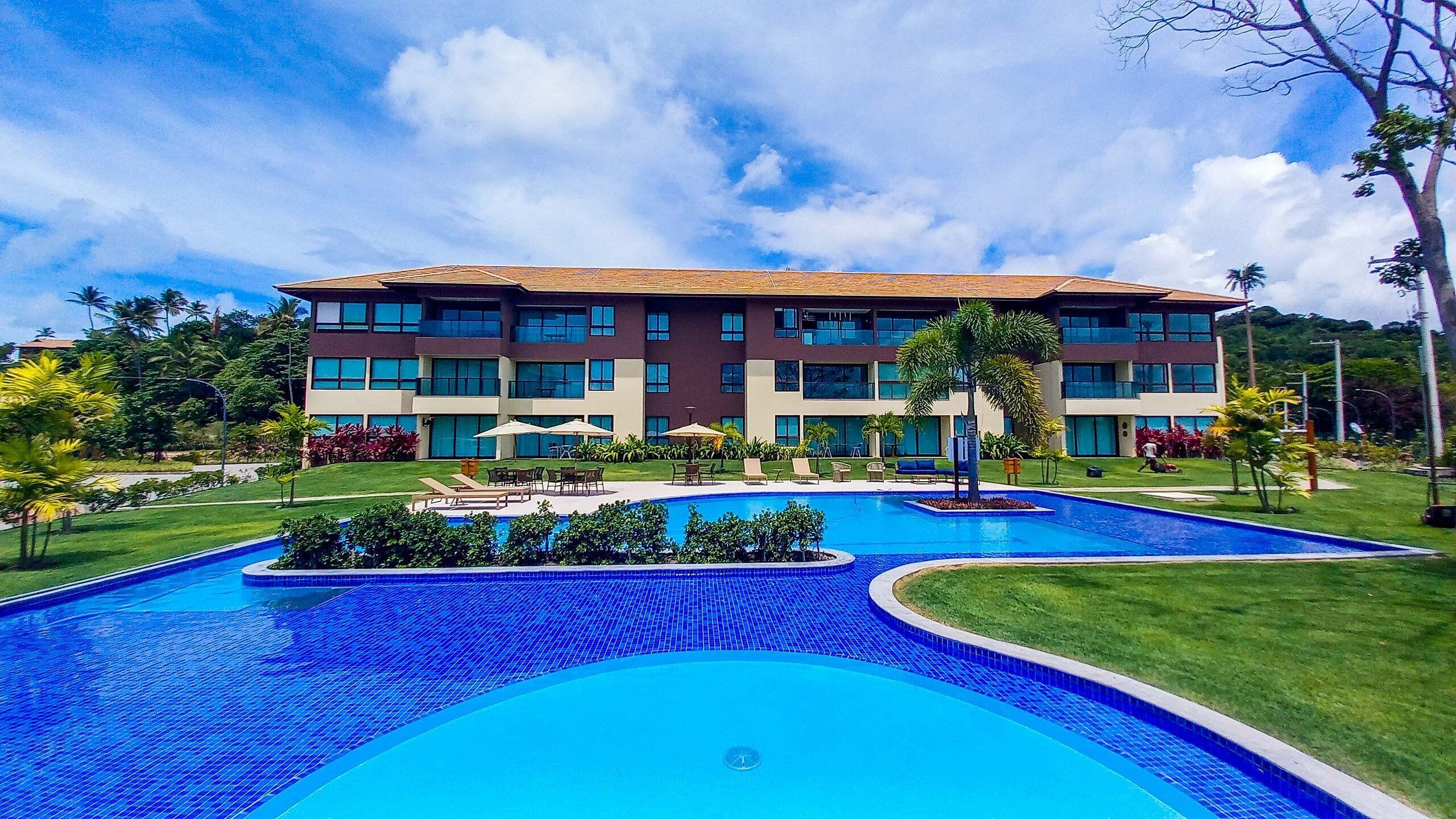 Kolam renang outdoor