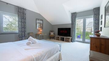 Appartement | 3 chambres, décoration personnalisée, ameublement personnalisé, bureau