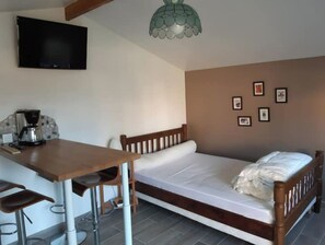 1 bedroom, travel crib, free WiFi, bed sheets