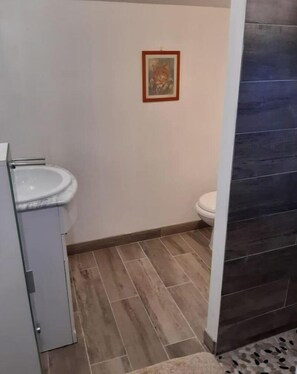Douche, serviettes fournies