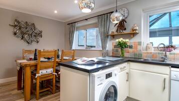 Fridge, oven, dishwasher, toaster