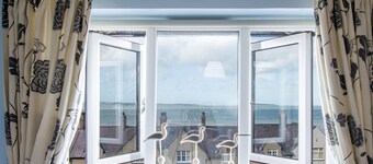 Sunset View - Three Bedroom Cottage, Sleeps 5