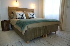 2 chambres, fer et planche à repasser, lit parapluie, Wi-Fi gratuit