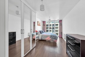 2 soverom, strykejern/-brett, wi-fi (inkludert) og sengetøy